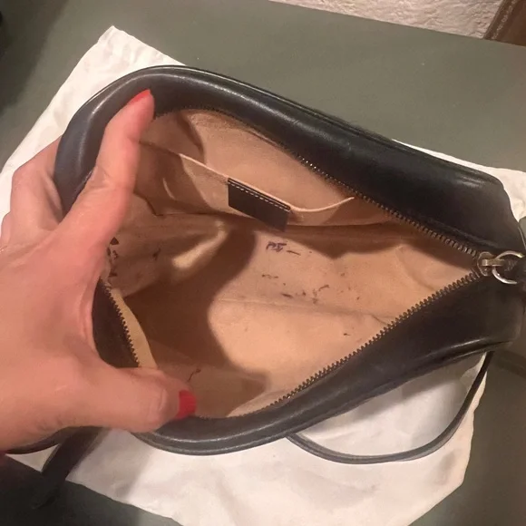 Gucci Black Marmoth Leather Crossbody with Gold Logo - Picture 2 of 8